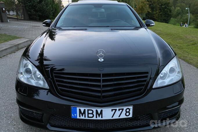 Mercedes-Benz S-Class W221 Sedan