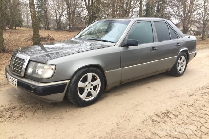 Mercedes-Benz W124 1 generation