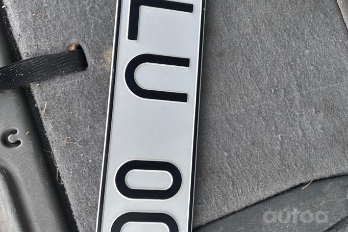 ELU009