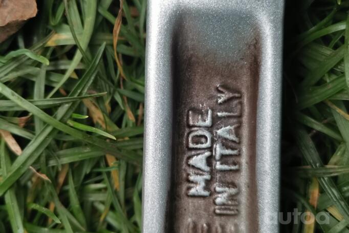 Kita, lengvojo lydinio