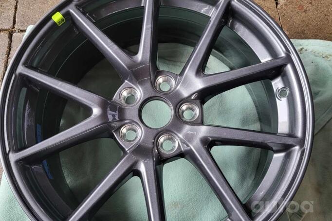 Tesla, lengvojo lydinio