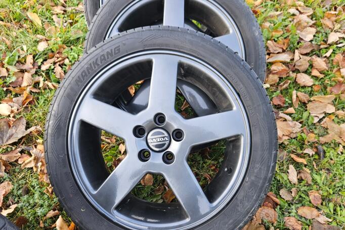 Volvo, lengvojo lydinio