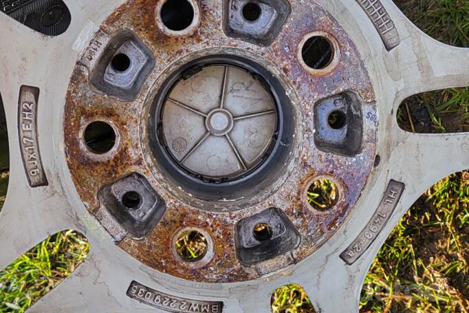 BMW, lengvojo lydinio