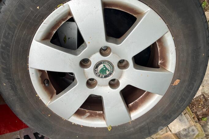 Kita, lengvojo lydinio