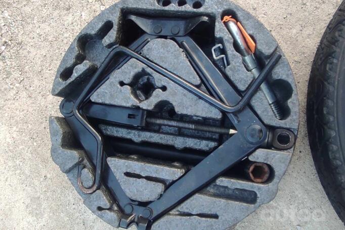 Kita, plieniniai štampuoti