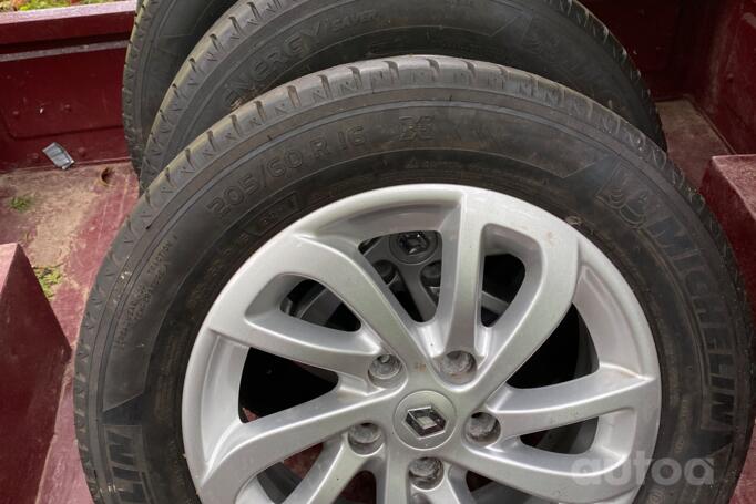 Renault, lengvojo lydinio