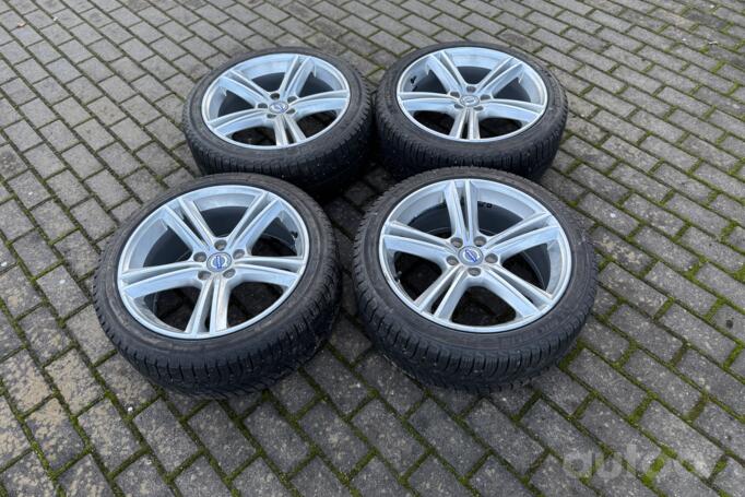 Volvo, lengvojo lydinio