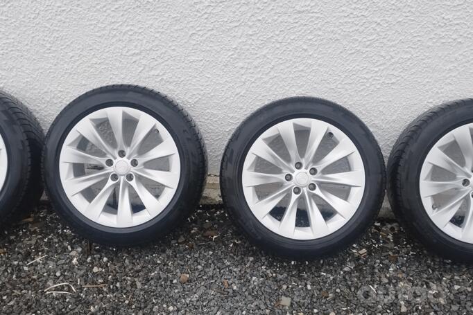 Tesla, lengvojo lydinio