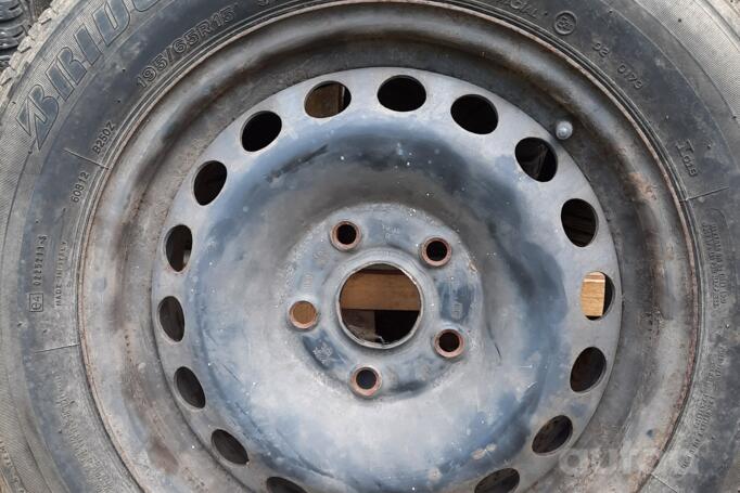 Kita, plieniniai štampuoti