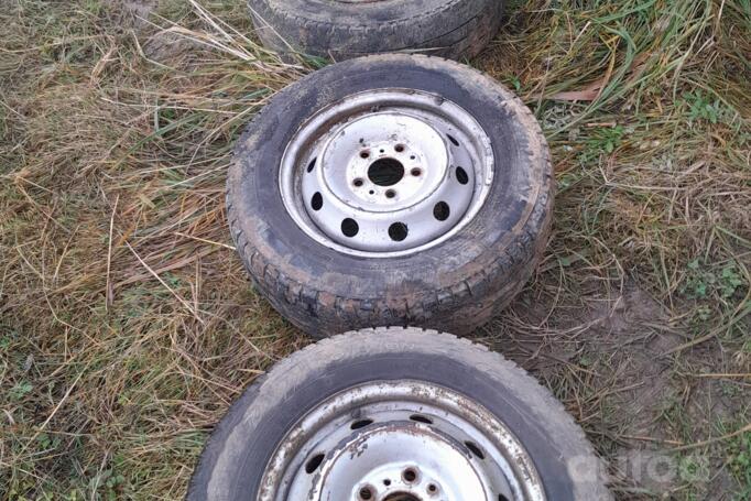 Kita, plieniniai štampuoti