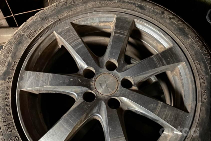 Kita, lengvojo lydinio