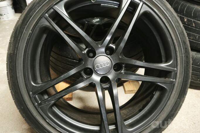 R8 Spyder V10 Audi, kaltiniai