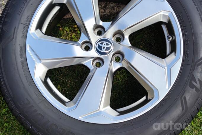 TOYOTA, lengvojo lydinio