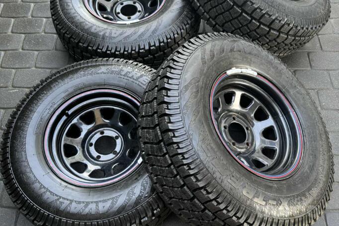 Kita, plieniniai štampuoti