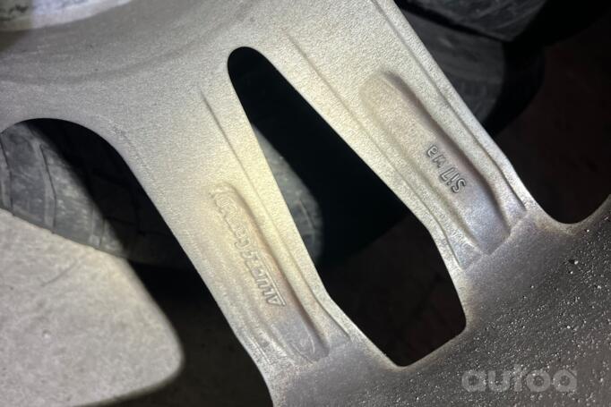 Kita, lengvojo lydinio