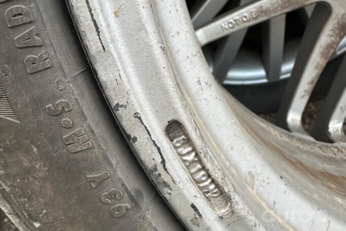 Audi, plieniniai štampuoti