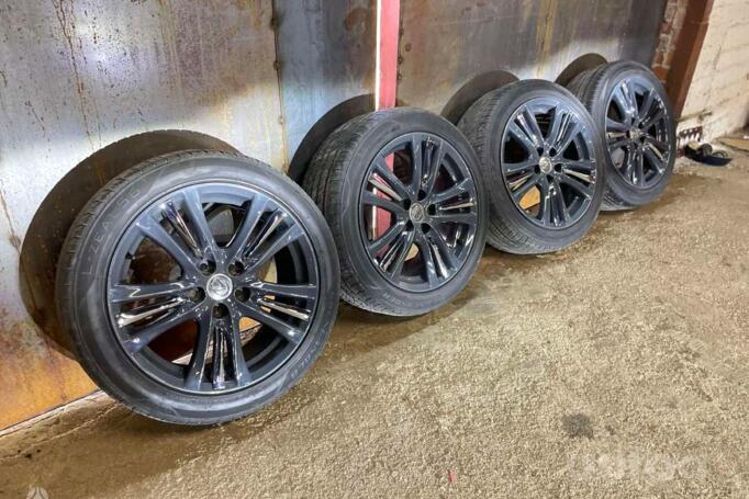 Lexus, lengvojo lydinio