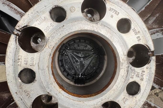 Mercedes nenz, lengvojo lydinio