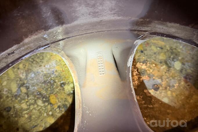 Volvo, lengvojo lydinio