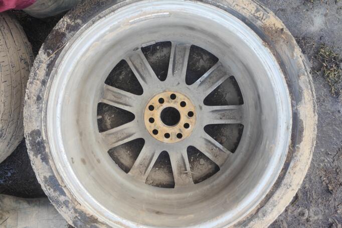 Made in Italy NOT ORIGINAL EQUIPMENT”, lengvojo lydinio