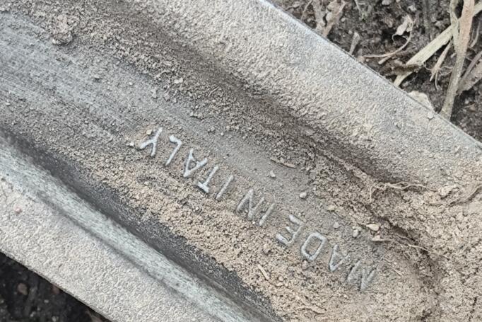 Made in Italy NOT ORIGINAL EQUIPMENT”, lengvojo lydinio