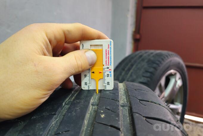 Toyota rav4, lengvojo lydinio