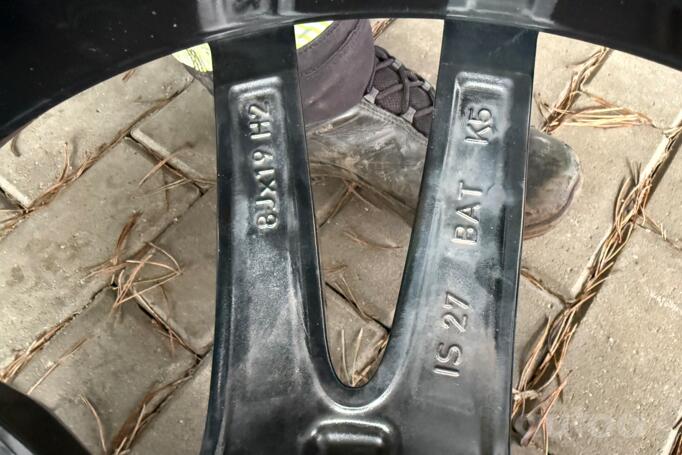 BMW, lengvojo lydinio