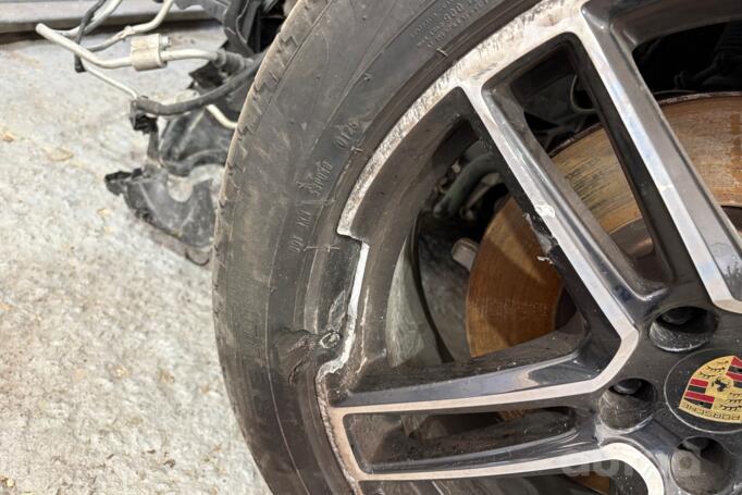 Porsche, lengvojo lydinio