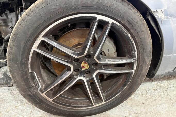 Porsche, lengvojo lydinio