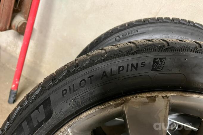 Mallory Turbine, lengvojo lydinio