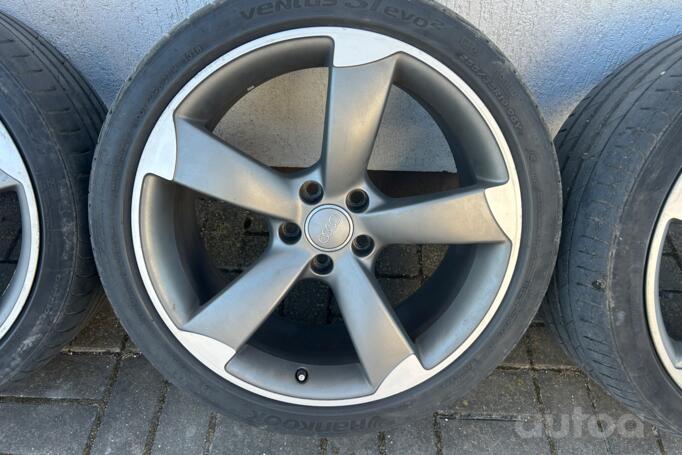 Audi R19, lengvojo lydinio