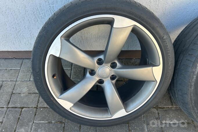 Audi R19, lengvojo lydinio