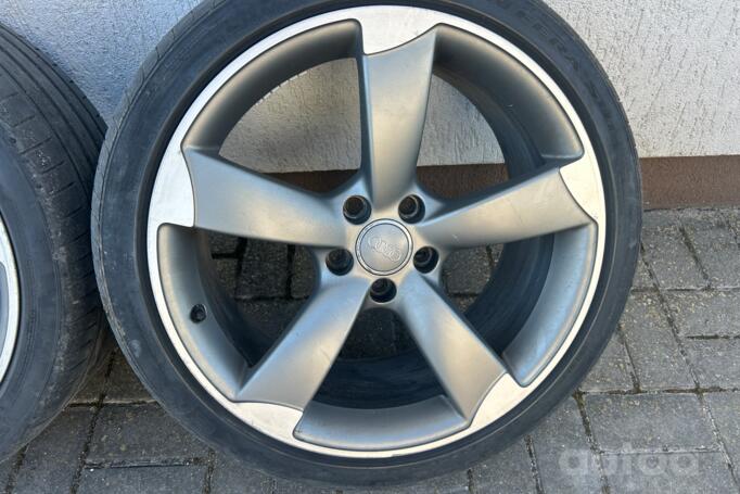 Audi R19, lengvojo lydinio