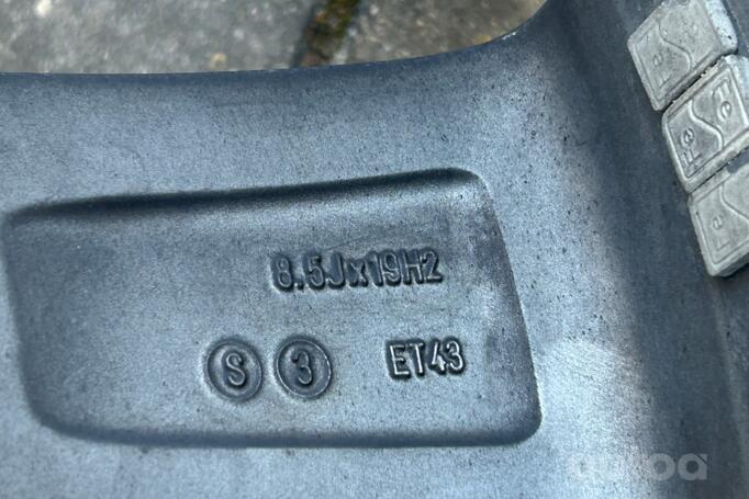 Audi R19, lengvojo lydinio