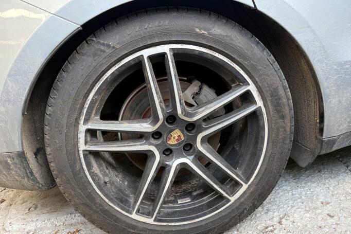 Porsche, lengvojo lydinio