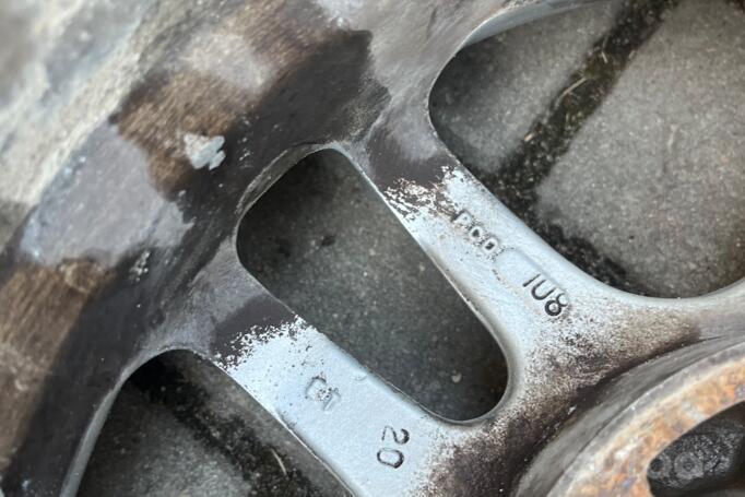 Kita, lengvojo lydinio