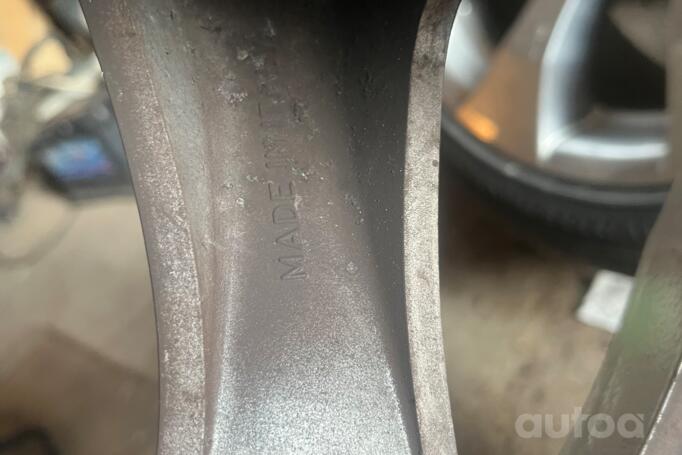 Mercedes, lengvojo lydinio