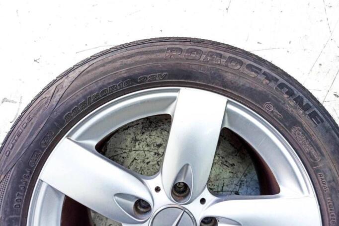 Kita, lengvojo lydinio