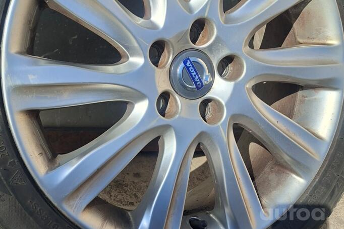 Volvo, lengvojo lydinio