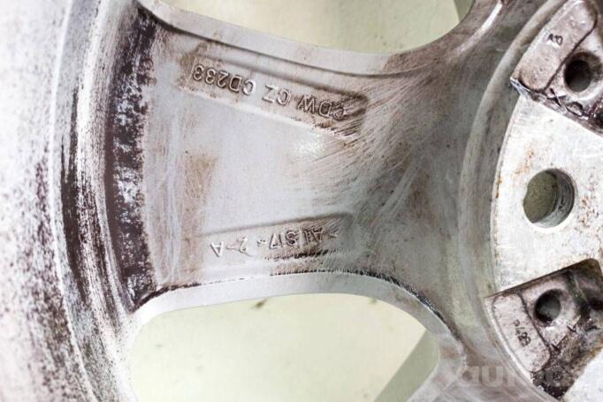 Kita, lengvojo lydinio