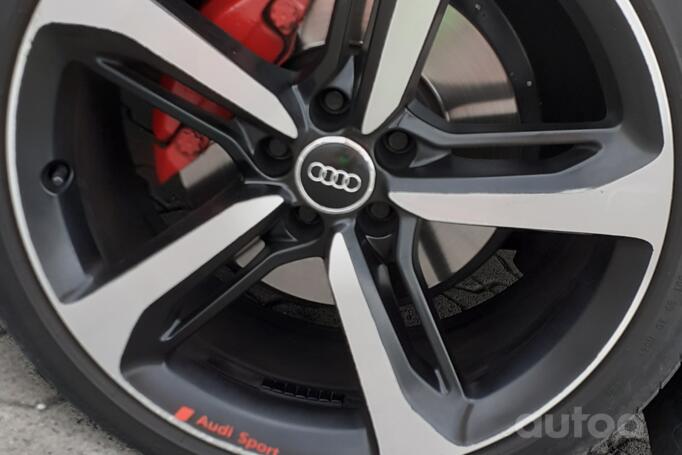 Audi RS 7, lengvojo lydinio