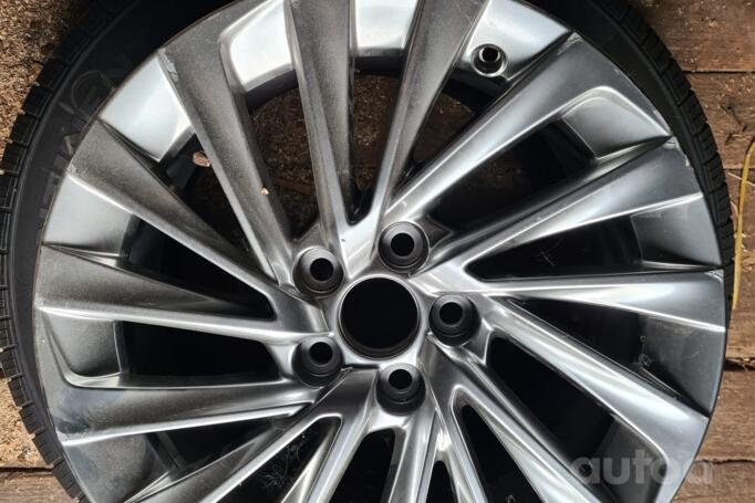 LEXUS, lengvojo lydinio