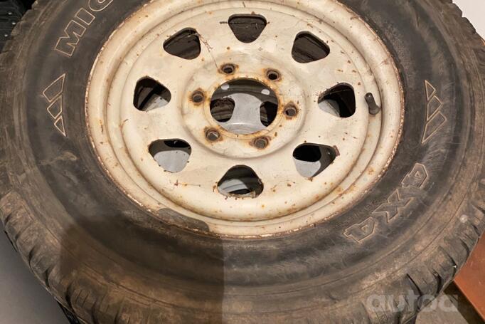 Kita, plieniniai štampuoti