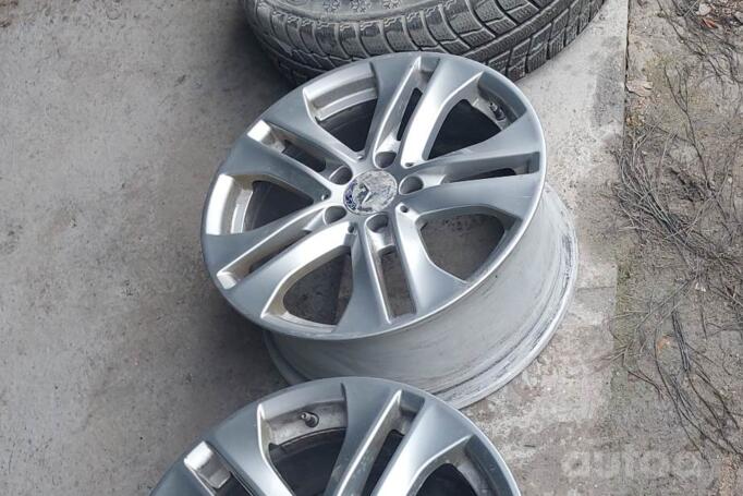 Mercedes Benz, lengvojo lydinio