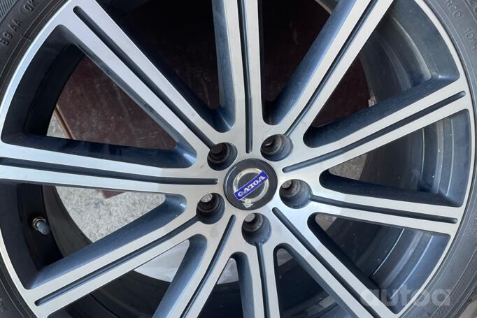 Volvo, lengvojo lydinio
