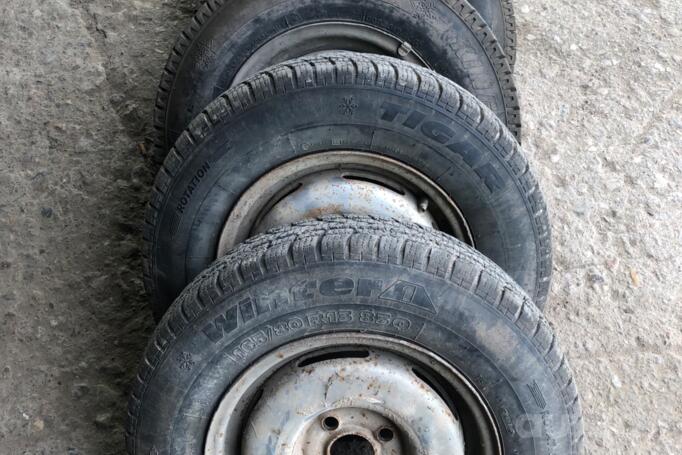 Kita, plieniniai štampuoti