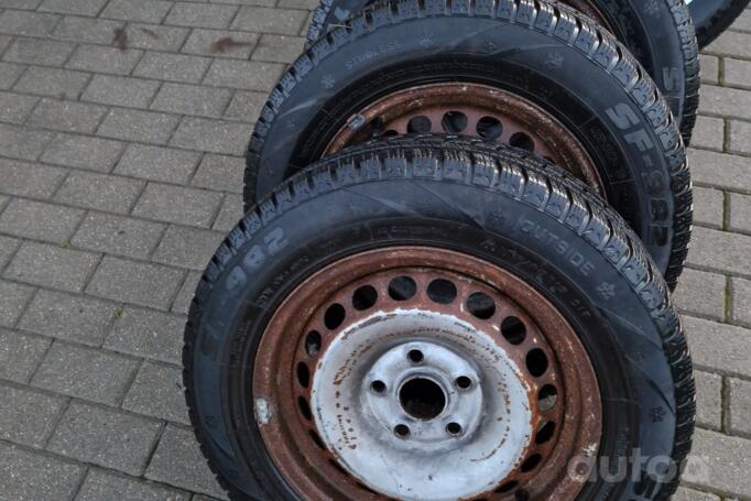 Kita, plieniniai štampuoti