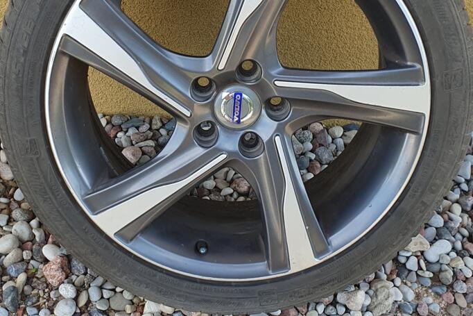 Kita, lengvojo lydinio