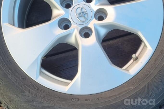 TOYOTA, lengvojo lydinio