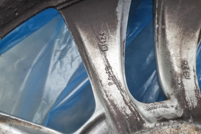 Kita, lengvojo lydinio